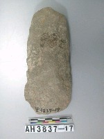 藏品(中型舌刃打製石斧)的圖片
